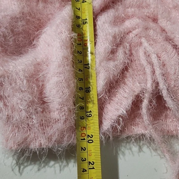 Society 212 Sweater Women's light Pink Fuzzy Sweater size 2x cropped scrunched - Picture 5 of 7
